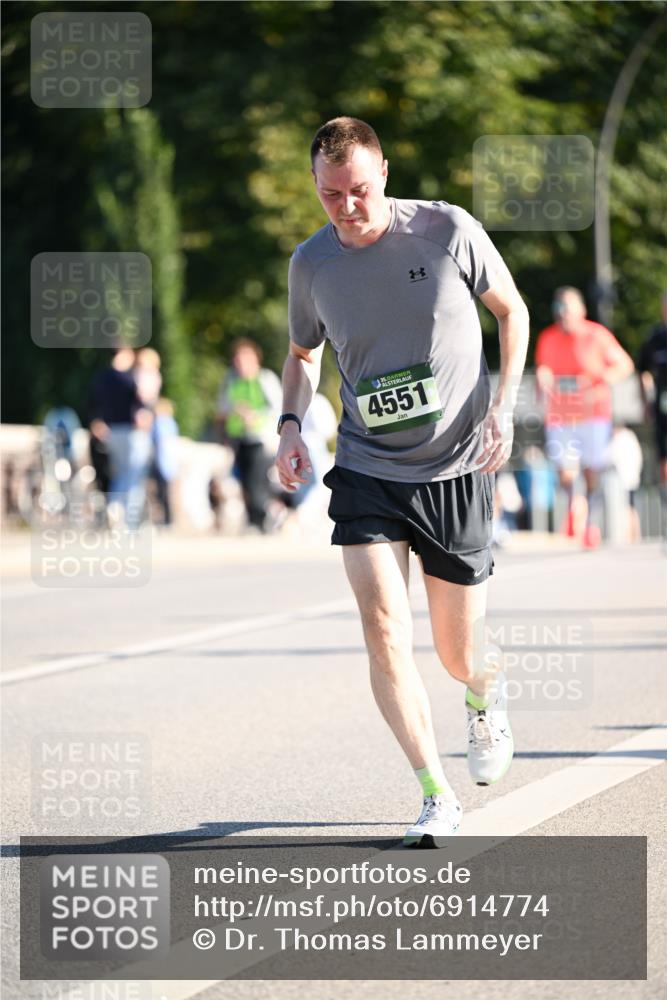 01.09.2024 - BARMER Alsterlauf Dr. Thomas Lammeyer http://msf.ph/oto/6914774 01.09.2024 09:47:43 Laufen 35, 4551 meine-sportfotos.de