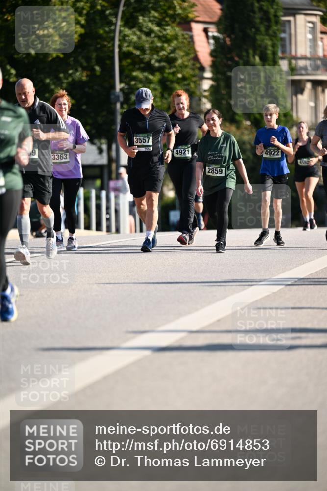 01.09.2024 - BARMER Alsterlauf Dr. Thomas Lammeyer http://msf.ph/oto/6914853 01.09.2024 09:47:46 Laufen 3557, 3557, 9, 4921, 3363, 4922, 2859 meine-sportfotos.de