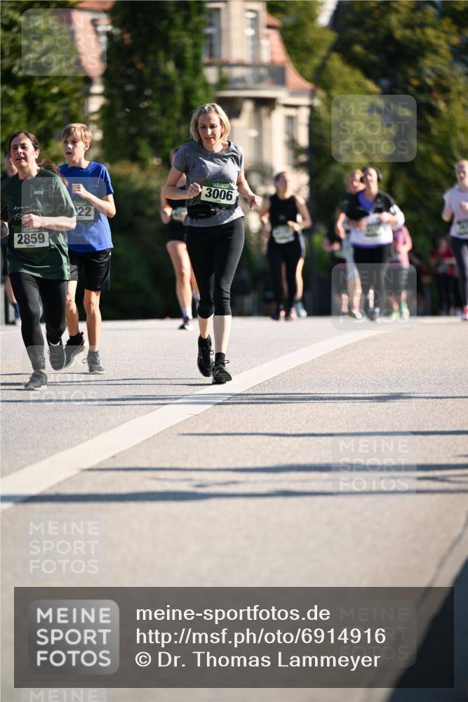 01.09.2024 - BARMER Alsterlauf Dr. Thomas Lammeyer http://msf.ph/oto/6914916 01.09.2024 09:47:48 Laufen 2859, 22, 3006 meine-sportfotos.de