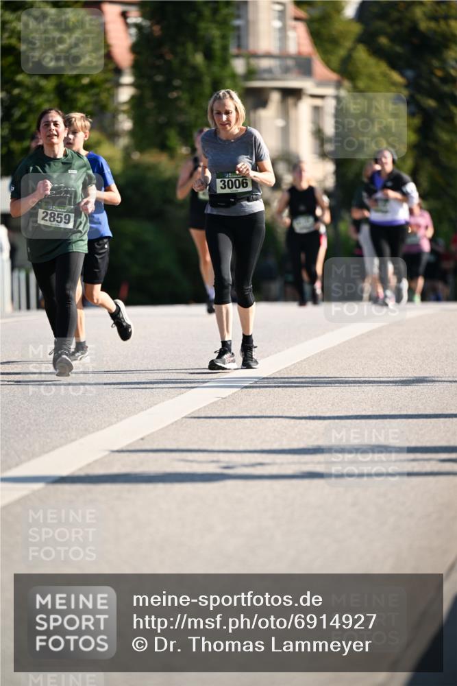 01.09.2024 - BARMER Alsterlauf Dr. Thomas Lammeyer http://msf.ph/oto/6914927 01.09.2024 09:47:49 Laufen 2859, 3006 meine-sportfotos.de
