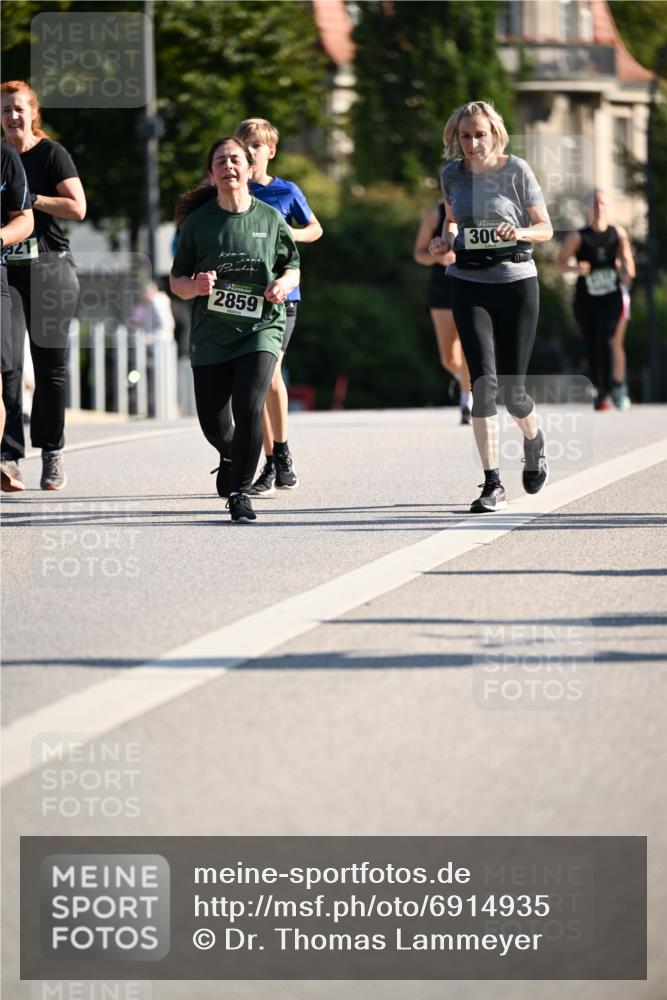 01.09.2024 - BARMER Alsterlauf Dr. Thomas Lammeyer http://msf.ph/oto/6914935 01.09.2024 09:47:49 Laufen 21, 2859, 300 meine-sportfotos.de