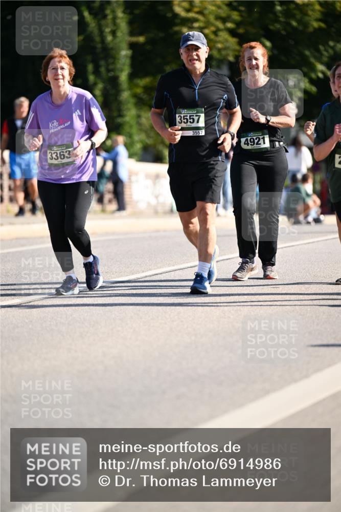 01.09.2024 - BARMER Alsterlauf Dr. Thomas Lammeyer http://msf.ph/oto/6914986 01.09.2024 09:47:50 Laufen 3363, 3557, 3557, 4921 meine-sportfotos.de