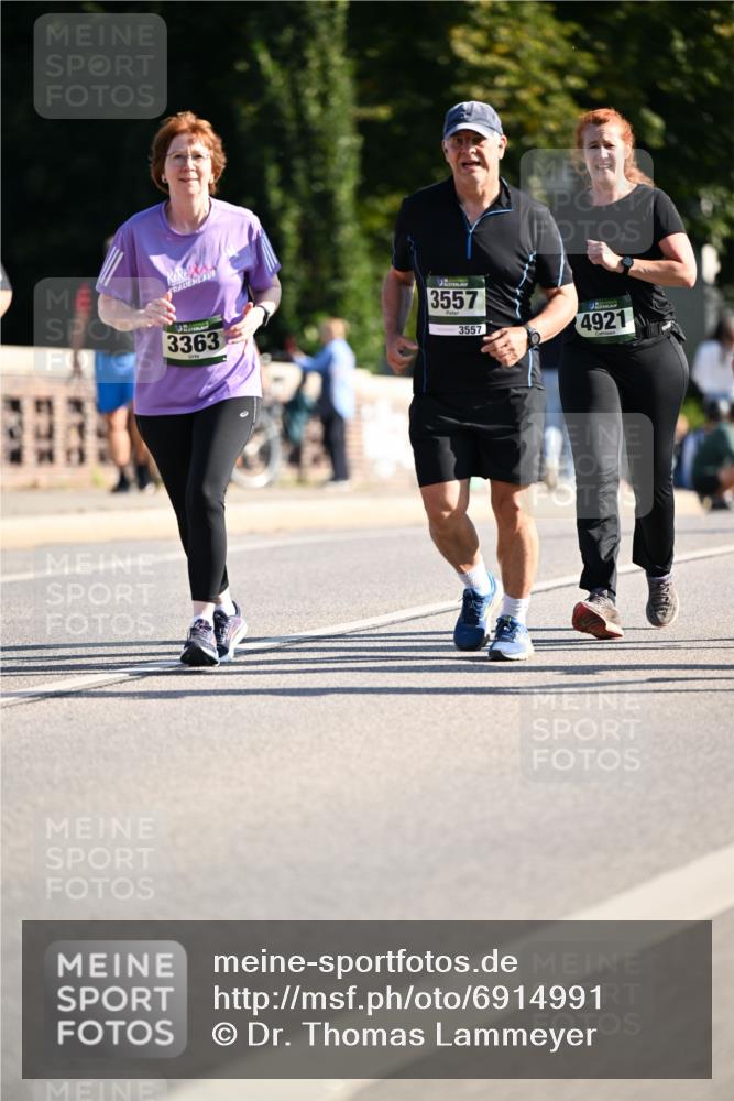01.09.2024 - BARMER Alsterlauf Dr. Thomas Lammeyer http://msf.ph/oto/6914991 01.09.2024 09:47:50 Laufen 3363, 3557, 3557, 4921 meine-sportfotos.de