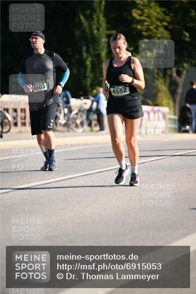 01.09.2024 - BARMER Alsterlauf Dr. Thomas Lammeyer http://msf.ph/oto/6915053 01.09.2024 09:47:56 Laufen 4503, 4552 meine-sportfotos.de
