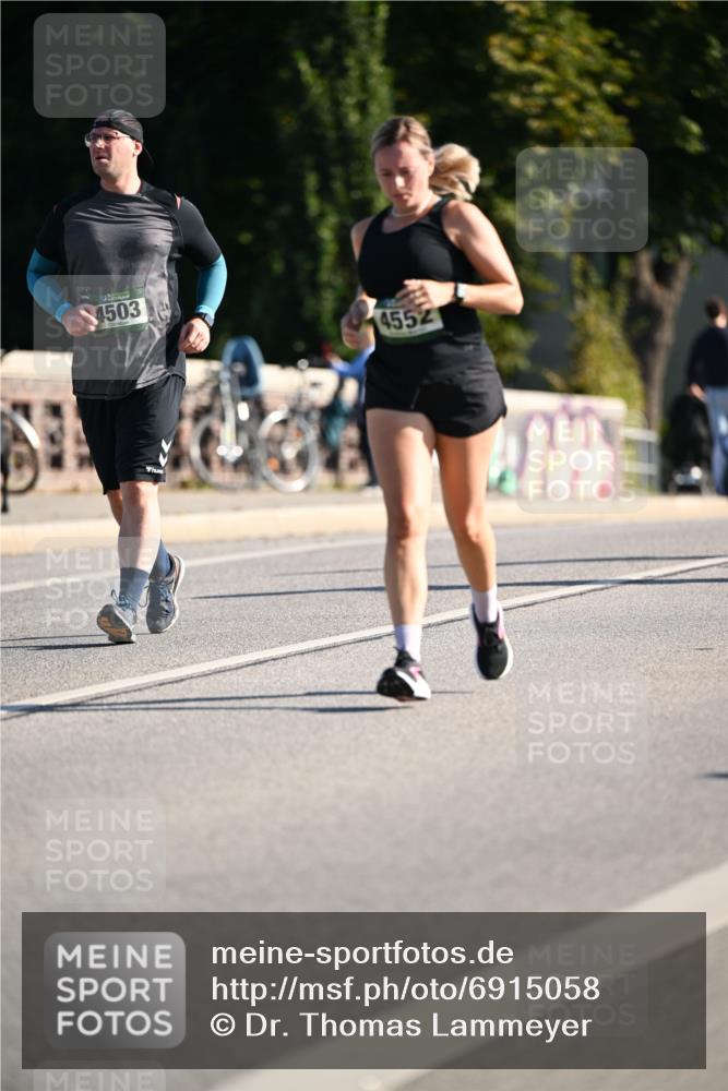01.09.2024 - BARMER Alsterlauf Dr. Thomas Lammeyer http://msf.ph/oto/6915058 01.09.2024 09:47:56 Laufen 4503, 4552 meine-sportfotos.de