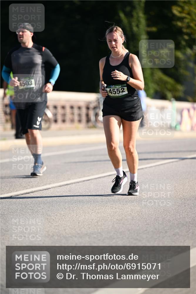 01.09.2024 - BARMER Alsterlauf Dr. Thomas Lammeyer http://msf.ph/oto/6915071 01.09.2024 09:47:56 Laufen 4503, 4552 meine-sportfotos.de