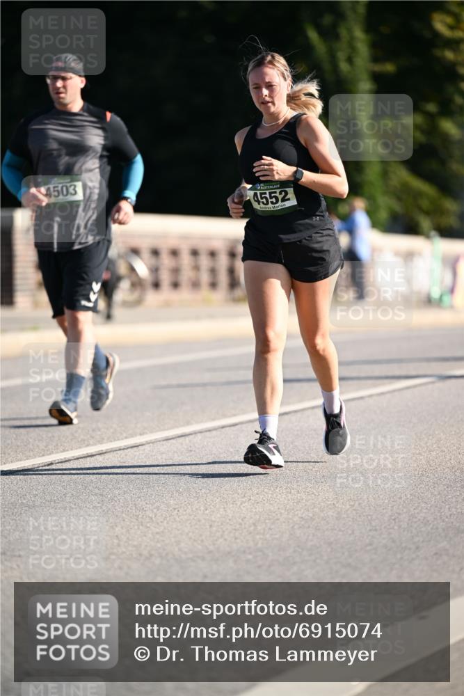 01.09.2024 - BARMER Alsterlauf Dr. Thomas Lammeyer http://msf.ph/oto/6915074 01.09.2024 09:47:57 Laufen 4503, 4552 meine-sportfotos.de