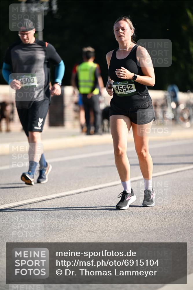 01.09.2024 - BARMER Alsterlauf Dr. Thomas Lammeyer http://msf.ph/oto/6915104 01.09.2024 09:47:57 Laufen 4503, 35, 4552 meine-sportfotos.de