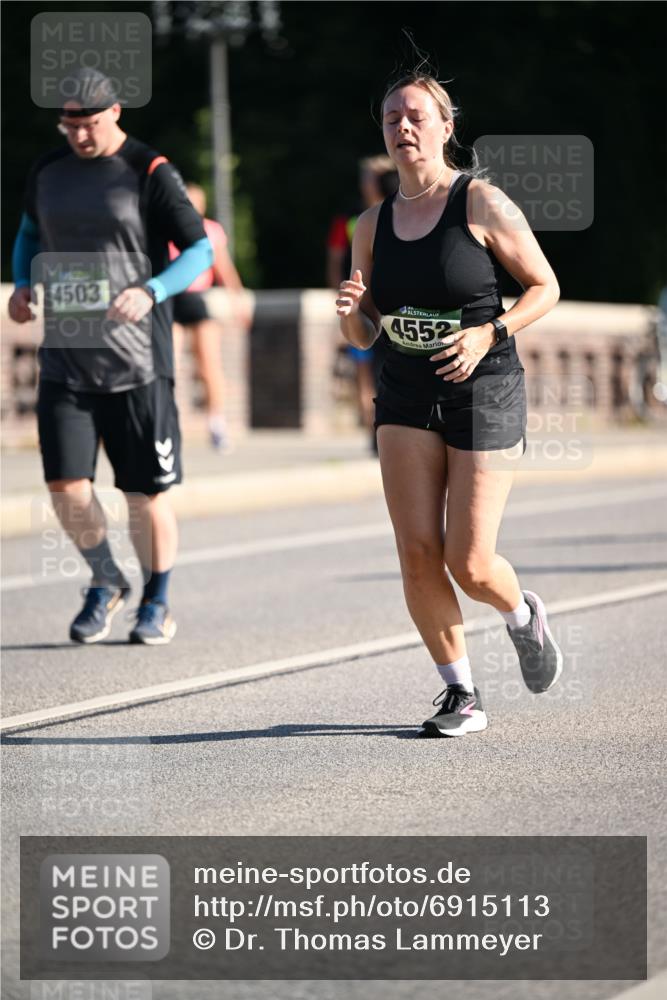 01.09.2024 - BARMER Alsterlauf Dr. Thomas Lammeyer http://msf.ph/oto/6915113 01.09.2024 09:47:57 Laufen 4503, 4552 meine-sportfotos.de
