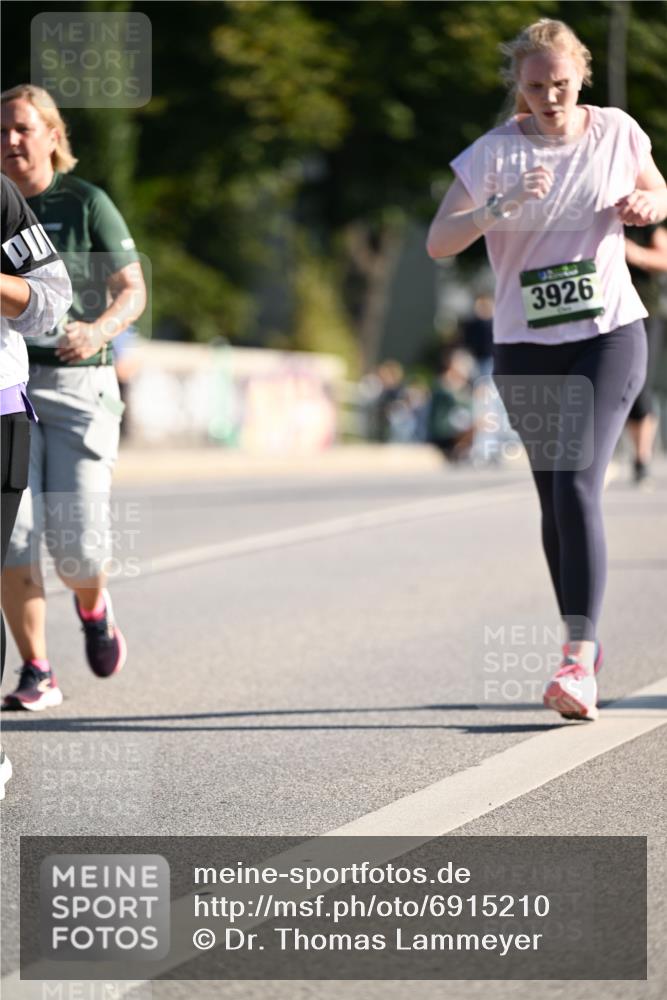 01.09.2024 - BARMER Alsterlauf Dr. Thomas Lammeyer http://msf.ph/oto/6915210 01.09.2024 09:48:01 Laufen 3926 meine-sportfotos.de