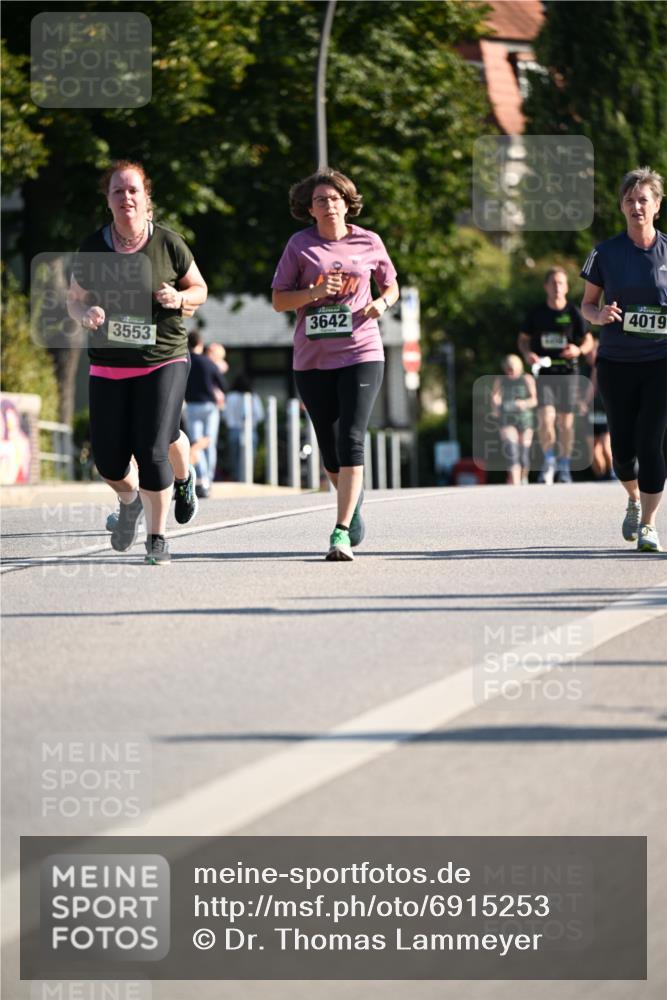 01.09.2024 - BARMER Alsterlauf Dr. Thomas Lammeyer http://msf.ph/oto/6915253 01.09.2024 09:48:03 Laufen 4019, 3642, 3553 meine-sportfotos.de