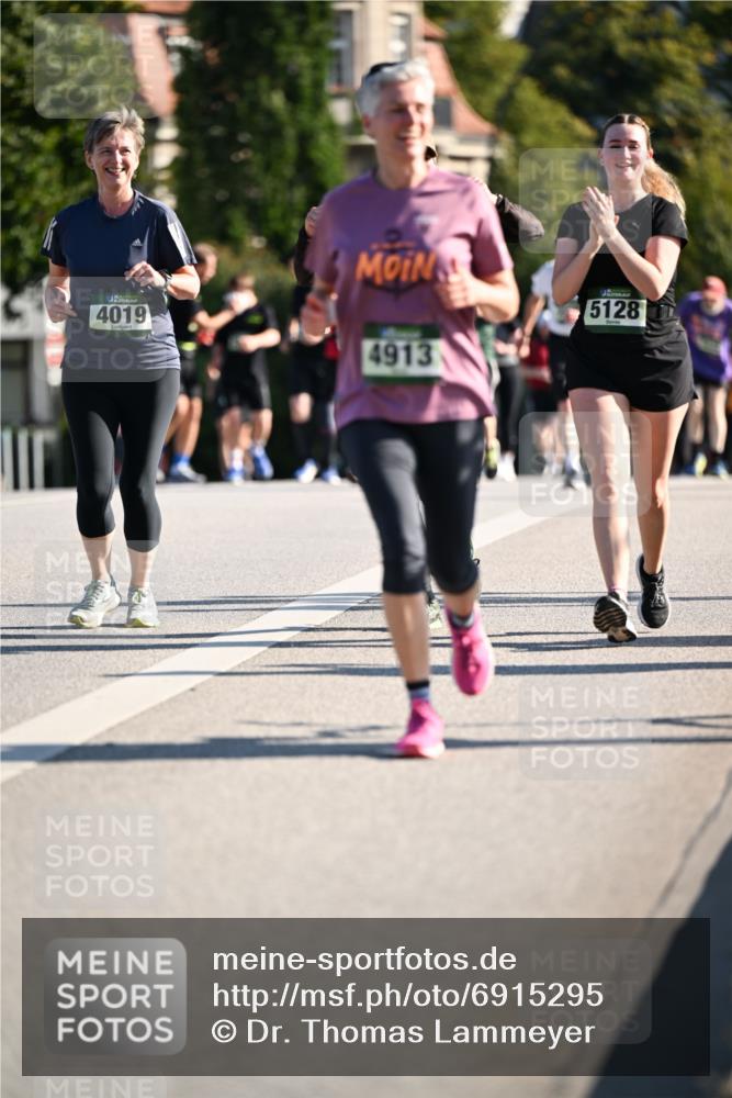 01.09.2024 - BARMER Alsterlauf Dr. Thomas Lammeyer http://msf.ph/oto/6915295 01.09.2024 09:48:06 Laufen 4019, 4913, 5128 meine-sportfotos.de