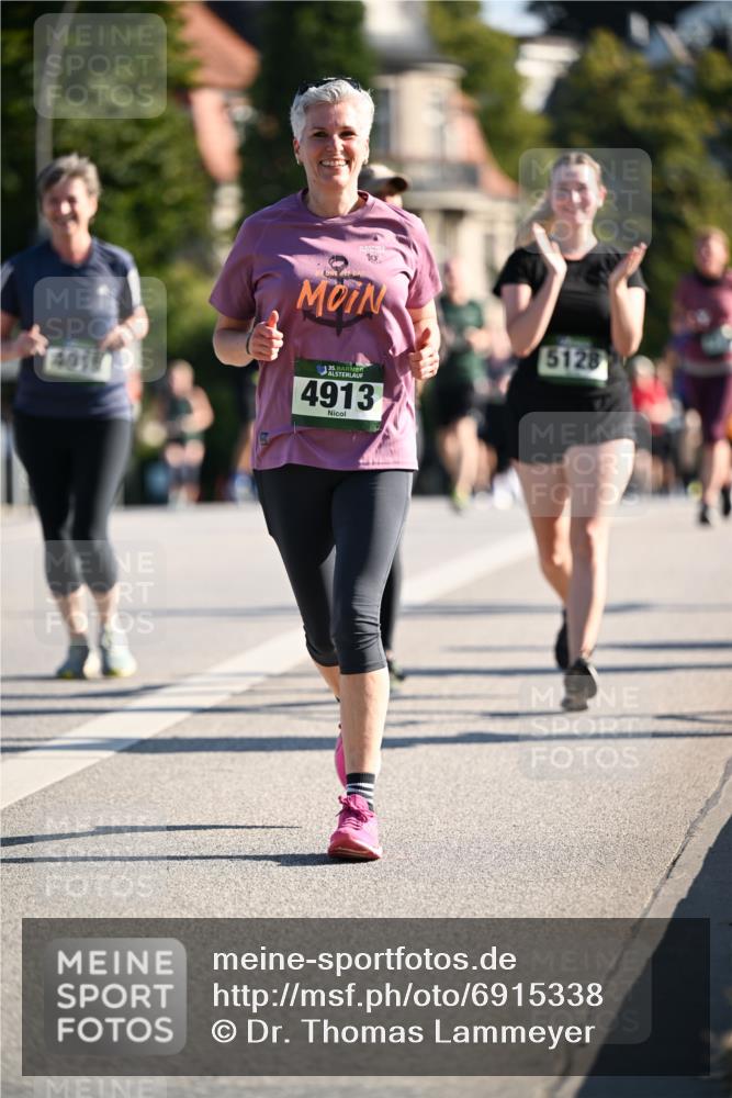 01.09.2024 - BARMER Alsterlauf Dr. Thomas Lammeyer http://msf.ph/oto/6915338 01.09.2024 09:48:07 Laufen 10, 4019, 1035, 4913, 5128 meine-sportfotos.de
