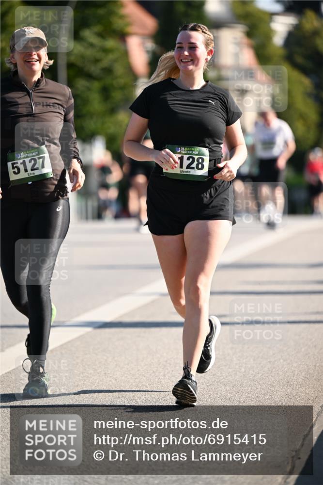 01.09.2024 - BARMER Alsterlauf Dr. Thomas Lammeyer http://msf.ph/oto/6915415 01.09.2024 09:48:09 Laufen 35, 5127, 35, 128 meine-sportfotos.de
