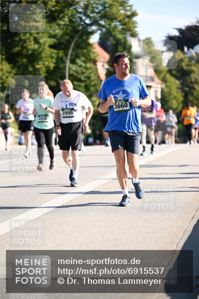 01.09.2024 - BARMER Alsterlauf Dr. Thomas Lammeyer http://msf.ph/oto/6915537 01.09.2024 09:48:16 Laufen 10, 2995, 3660 meine-sportfotos.de