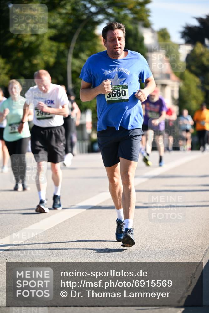 01.09.2024 - BARMER Alsterlauf Dr. Thomas Lammeyer http://msf.ph/oto/6915569 01.09.2024 09:48:17 Laufen 2995, 135, 3660 meine-sportfotos.de