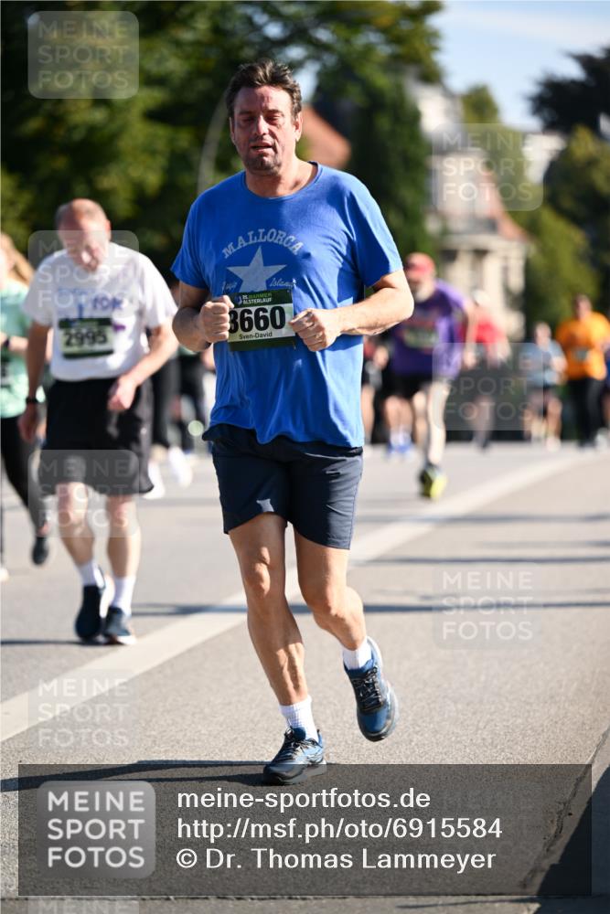 01.09.2024 - BARMER Alsterlauf Dr. Thomas Lammeyer http://msf.ph/oto/6915584 01.09.2024 09:48:18 Laufen 10, 2995, 35, 3660 meine-sportfotos.de