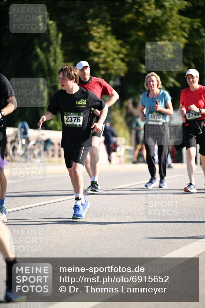 01.09.2024 - BARMER Alsterlauf Dr. Thomas Lammeyer http://msf.ph/oto/6915652 01.09.2024 09:48:25 Laufen 2376, 4970, 2799 meine-sportfotos.de