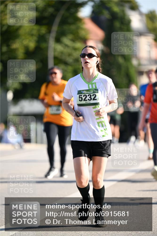 01.09.2024 - BARMER Alsterlauf Dr. Thomas Lammeyer http://msf.ph/oto/6915681 01.09.2024 09:48:27 Laufen 5232 meine-sportfotos.de