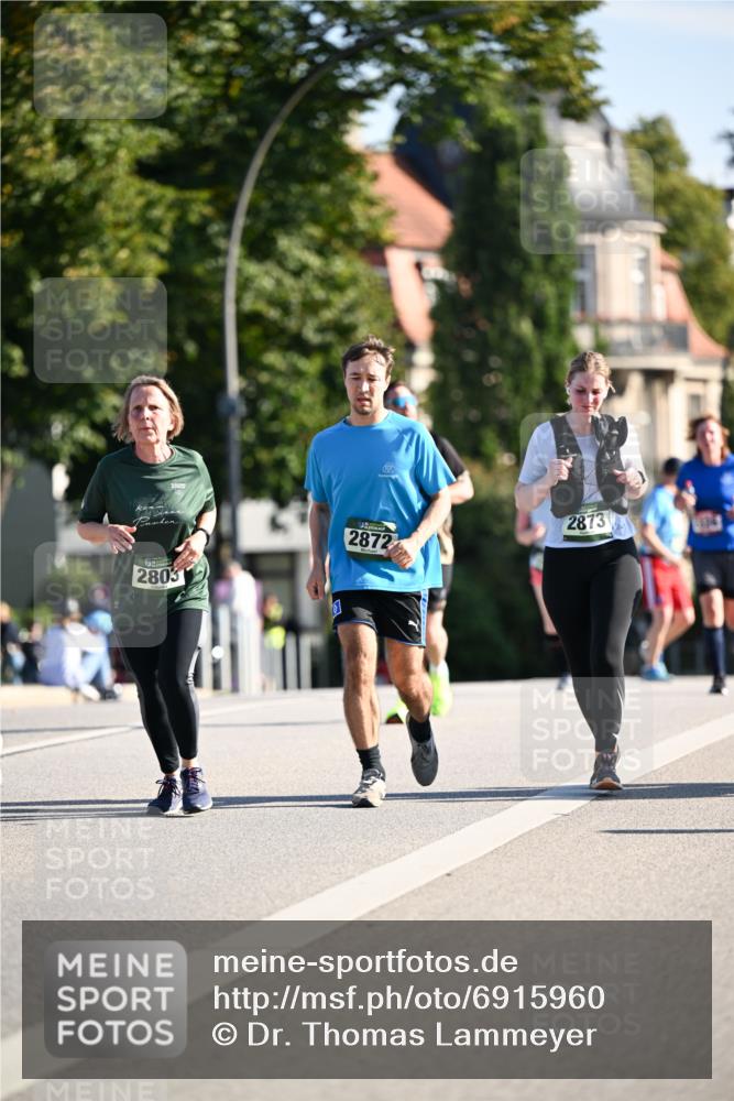 01.09.2024 - BARMER Alsterlauf Dr. Thomas Lammeyer http://msf.ph/oto/6915960 01.09.2024 09:48:38 Laufen 2803, 2872, 2873 meine-sportfotos.de