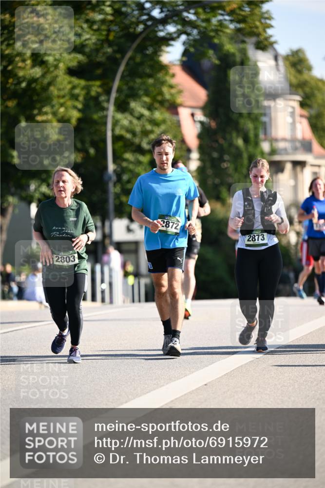 01.09.2024 - BARMER Alsterlauf Dr. Thomas Lammeyer http://msf.ph/oto/6915972 01.09.2024 09:48:38 Laufen 2803, 2872, 2873 meine-sportfotos.de