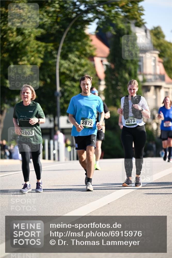 01.09.2024 - BARMER Alsterlauf Dr. Thomas Lammeyer http://msf.ph/oto/6915976 01.09.2024 09:48:38 Laufen 2803, 2873, 2872 meine-sportfotos.de
