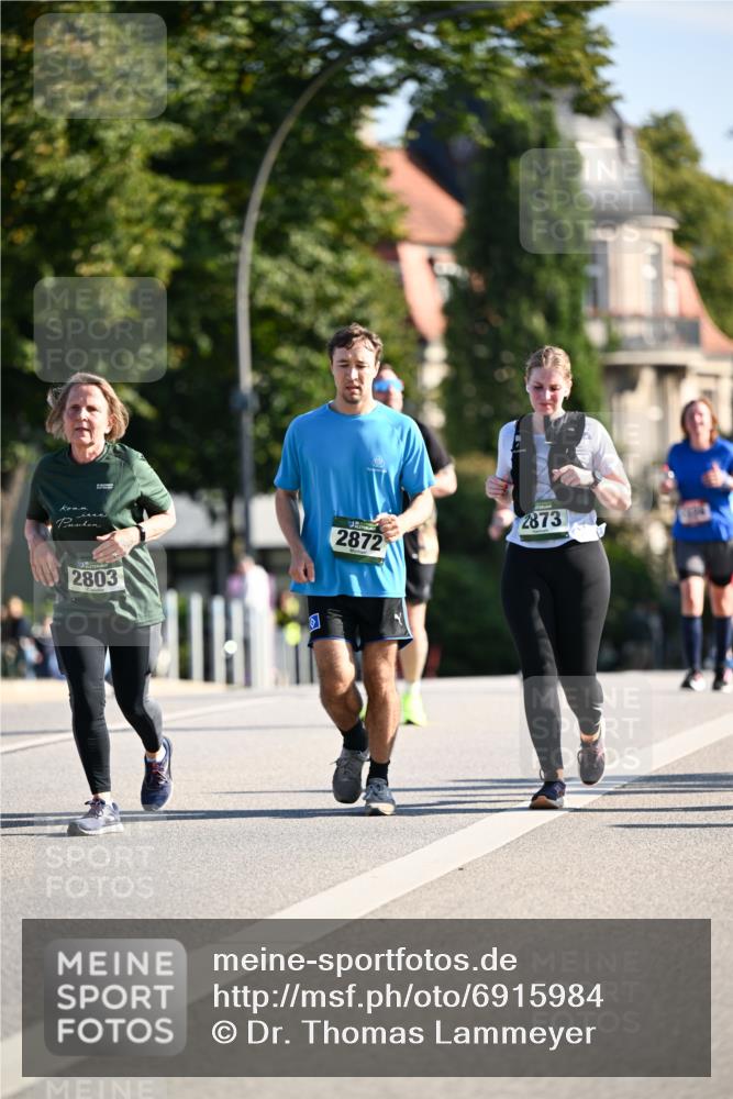 01.09.2024 - BARMER Alsterlauf Dr. Thomas Lammeyer http://msf.ph/oto/6915984 01.09.2024 09:48:38 Laufen 2803, 2872, 2873 meine-sportfotos.de