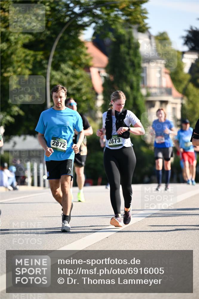 01.09.2024 - BARMER Alsterlauf Dr. Thomas Lammeyer http://msf.ph/oto/6916005 01.09.2024 09:48:39 Laufen 2872, 2873 meine-sportfotos.de