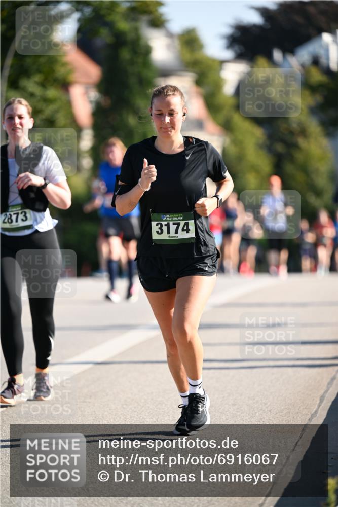 01.09.2024 - BARMER Alsterlauf Dr. Thomas Lammeyer http://msf.ph/oto/6916067 01.09.2024 09:48:41 Laufen 2873, 35, 3174 meine-sportfotos.de