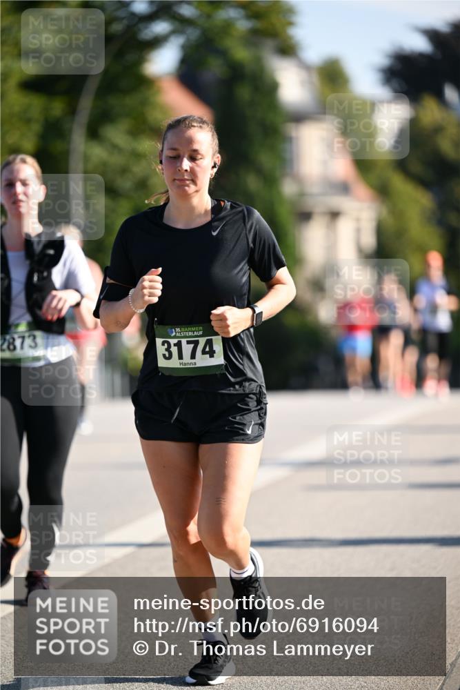 01.09.2024 - BARMER Alsterlauf Dr. Thomas Lammeyer http://msf.ph/oto/6916094 01.09.2024 09:48:42 Laufen 2873, 35, 3174 meine-sportfotos.de