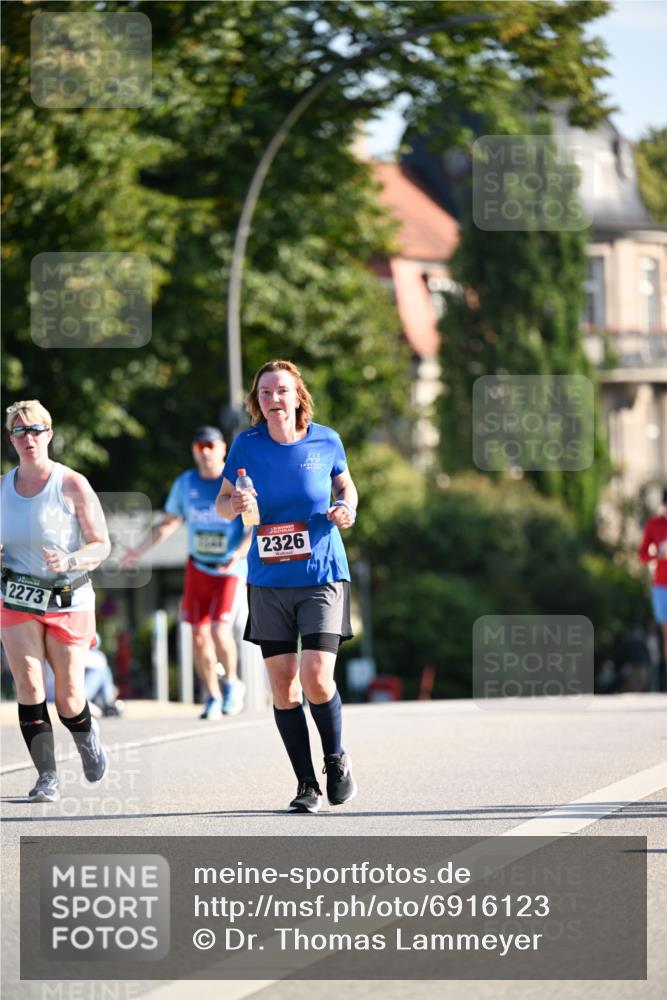 01.09.2024 - BARMER Alsterlauf Dr. Thomas Lammeyer http://msf.ph/oto/6916123 01.09.2024 09:48:44 Laufen 2273, 2326, 228 meine-sportfotos.de