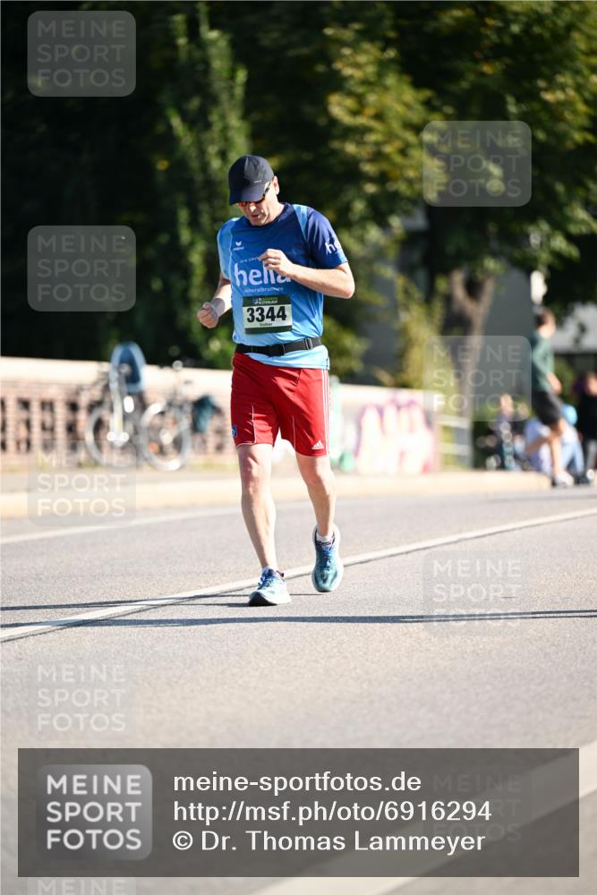 01.09.2024 - BARMER Alsterlauf Dr. Thomas Lammeyer http://msf.ph/oto/6916294 01.09.2024 09:48:49 Laufen 3344 meine-sportfotos.de