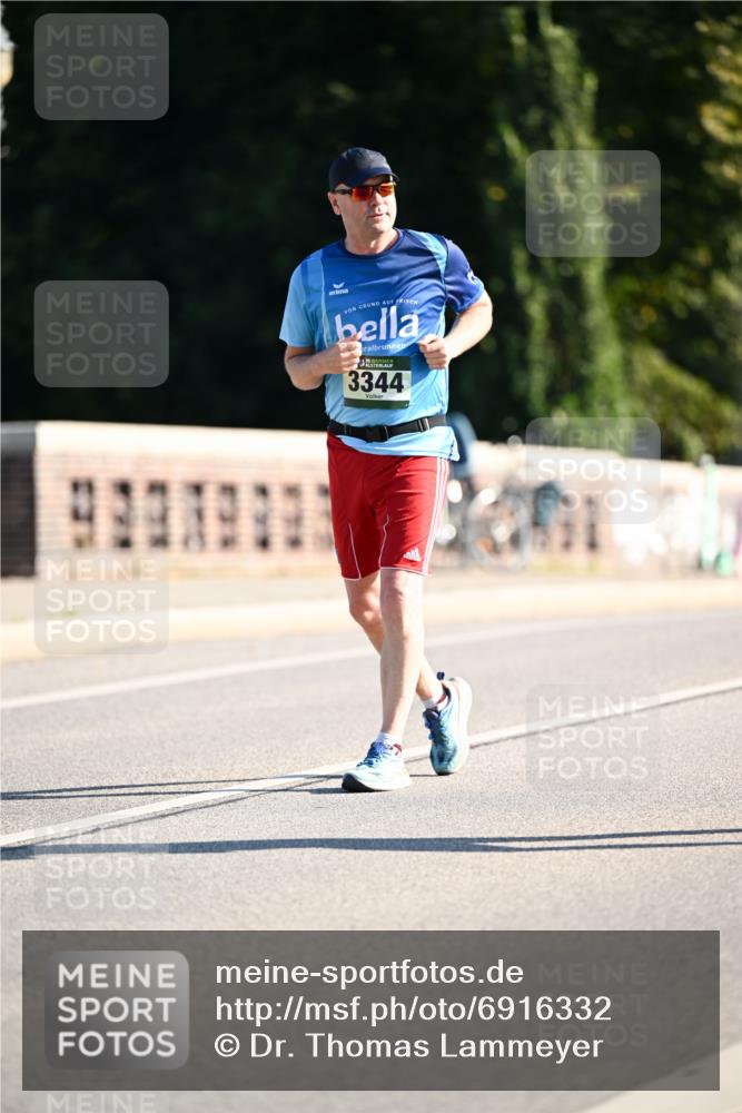 01.09.2024 - BARMER Alsterlauf Dr. Thomas Lammeyer http://msf.ph/oto/6916332 01.09.2024 09:48:50 Laufen 3344 meine-sportfotos.de