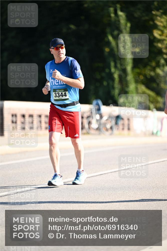 01.09.2024 - BARMER Alsterlauf Dr. Thomas Lammeyer http://msf.ph/oto/6916340 01.09.2024 09:48:50 Laufen 15, 3344 meine-sportfotos.de