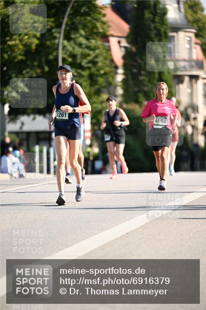 01.09.2024 - BARMER Alsterlauf Dr. Thomas Lammeyer http://msf.ph/oto/6916379 01.09.2024 09:48:53 Laufen 3261, 4653 meine-sportfotos.de