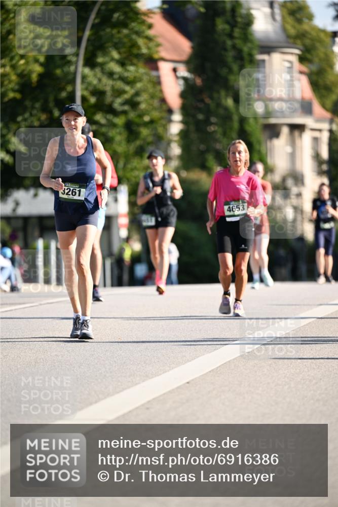 01.09.2024 - BARMER Alsterlauf Dr. Thomas Lammeyer http://msf.ph/oto/6916386 01.09.2024 09:48:53 Laufen 3261, 4653 meine-sportfotos.de