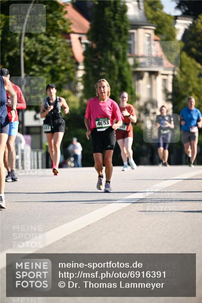 01.09.2024 - BARMER Alsterlauf Dr. Thomas Lammeyer http://msf.ph/oto/6916391 01.09.2024 09:48:54 Laufen 4653 meine-sportfotos.de