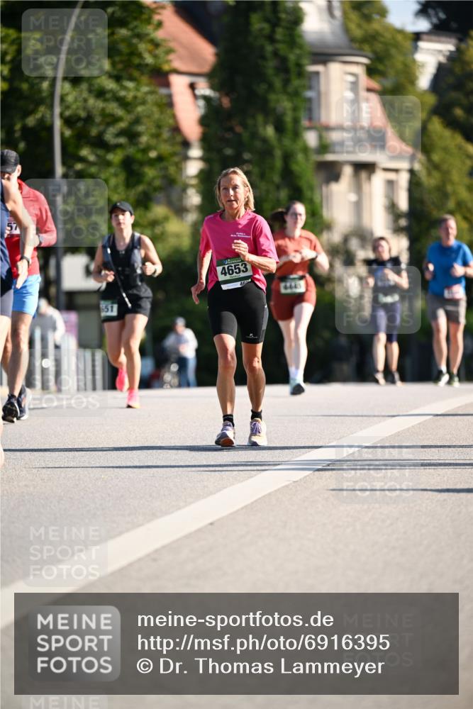 01.09.2024 - BARMER Alsterlauf Dr. Thomas Lammeyer http://msf.ph/oto/6916395 01.09.2024 09:48:54 Laufen 4653, 4445 meine-sportfotos.de
