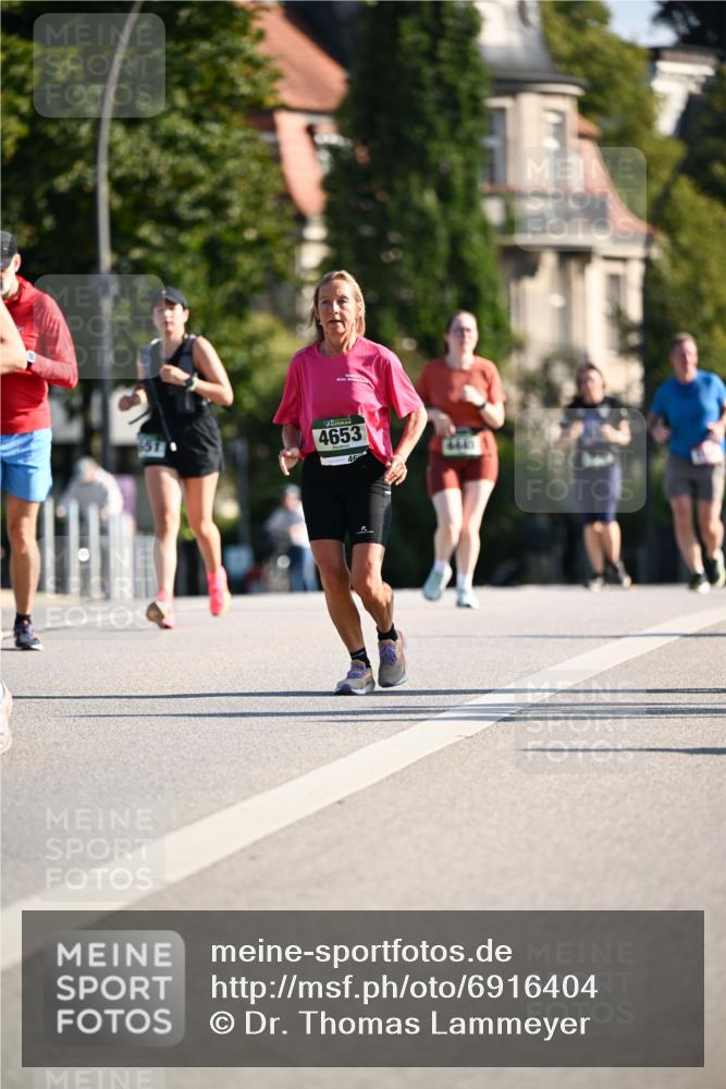 01.09.2024 - BARMER Alsterlauf Dr. Thomas Lammeyer http://msf.ph/oto/6916404 01.09.2024 09:48:54 Laufen 4653, 6445 meine-sportfotos.de