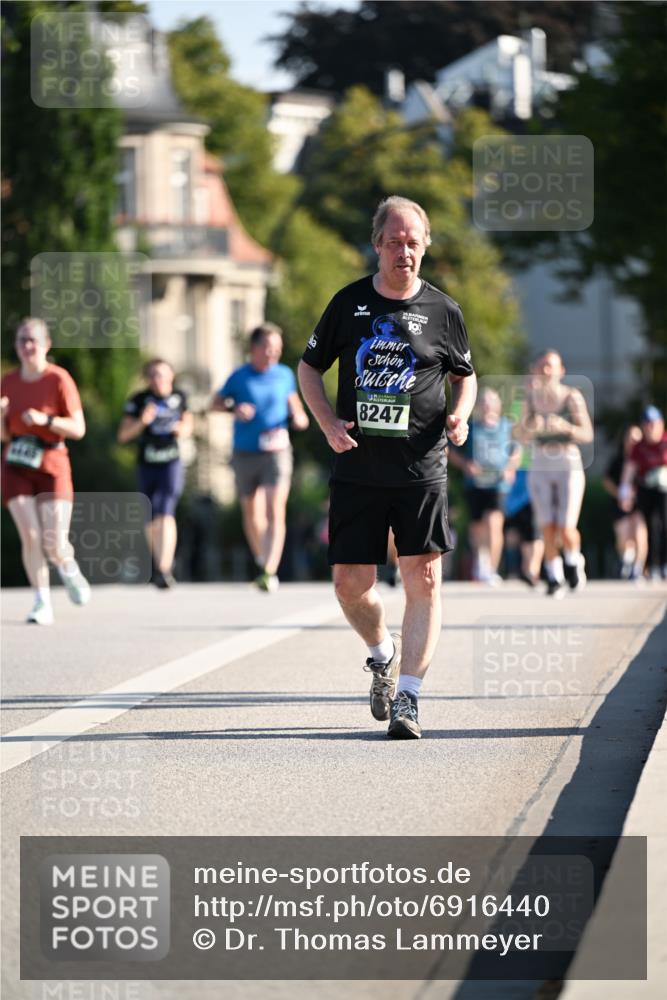 01.09.2024 - BARMER Alsterlauf Dr. Thomas Lammeyer http://msf.ph/oto/6916440 01.09.2024 09:48:56 Laufen 1645, 10, 8247 meine-sportfotos.de