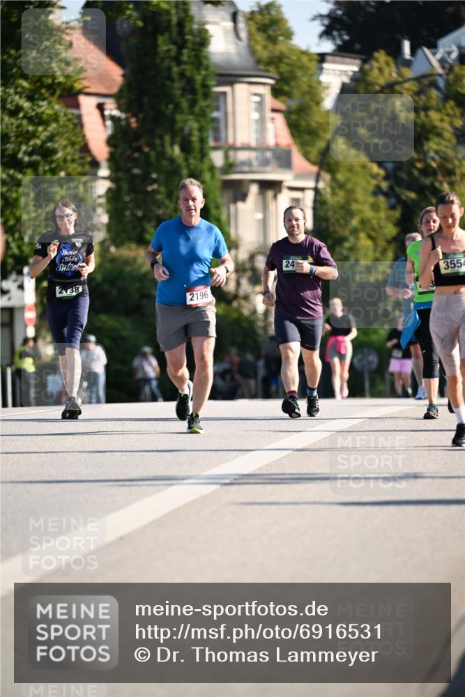01.09.2024 - BARMER Alsterlauf Dr. Thomas Lammeyer http://msf.ph/oto/6916531 01.09.2024 09:49:01 Laufen 238, 2196, 24, 3554 meine-sportfotos.de