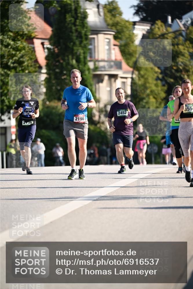 01.09.2024 - BARMER Alsterlauf Dr. Thomas Lammeyer http://msf.ph/oto/6916537 01.09.2024 09:49:01 Laufen 2452, 355, 2196, 2138 meine-sportfotos.de