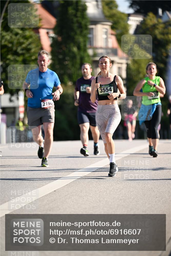 01.09.2024 - BARMER Alsterlauf Dr. Thomas Lammeyer http://msf.ph/oto/6916607 01.09.2024 09:49:03 Laufen 2196, 24, 3554 meine-sportfotos.de