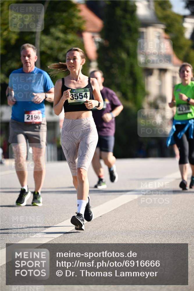 01.09.2024 - BARMER Alsterlauf Dr. Thomas Lammeyer http://msf.ph/oto/6916666 01.09.2024 09:49:05 Laufen 2196, 15, 3554 meine-sportfotos.de