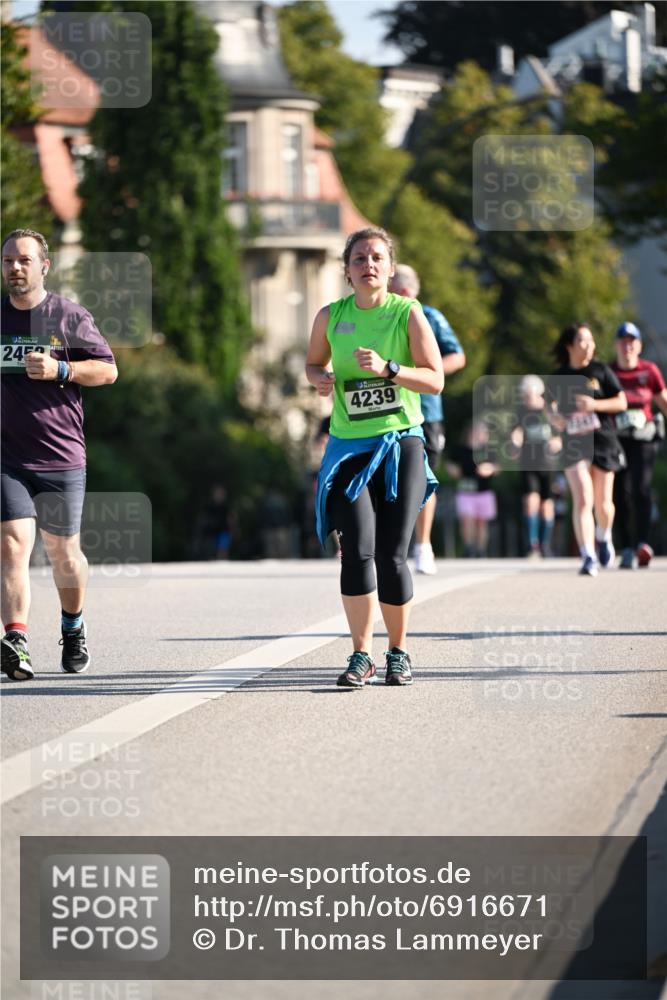 01.09.2024 - BARMER Alsterlauf Dr. Thomas Lammeyer http://msf.ph/oto/6916671 01.09.2024 09:49:05 Laufen 2452, 4239 meine-sportfotos.de