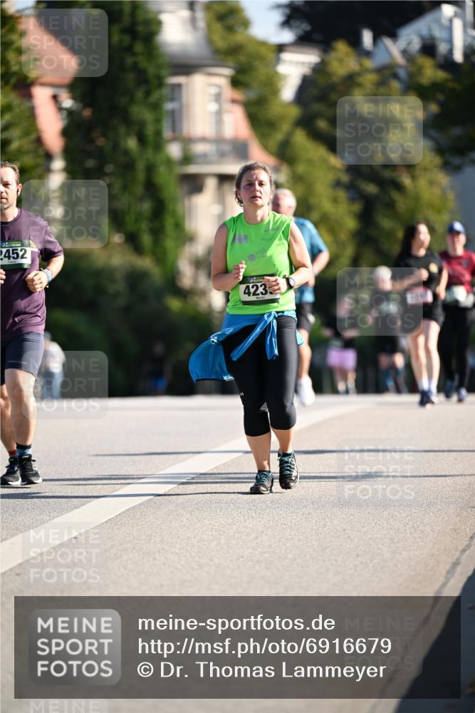 01.09.2024 - BARMER Alsterlauf Dr. Thomas Lammeyer http://msf.ph/oto/6916679 01.09.2024 09:49:06 Laufen 2452, 423 meine-sportfotos.de