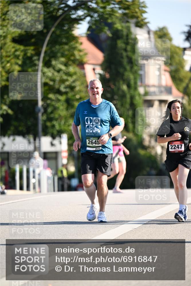 01.09.2024 - BARMER Alsterlauf Dr. Thomas Lammeyer http://msf.ph/oto/6916847 01.09.2024 09:49:12 Laufen 2645, 2645, 2247 meine-sportfotos.de