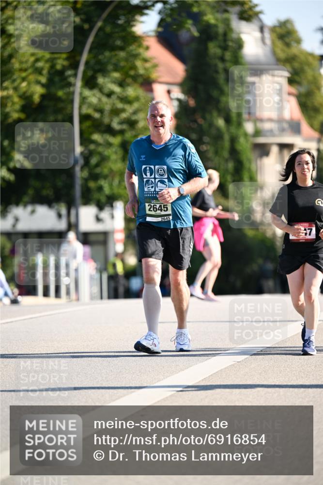 01.09.2024 - BARMER Alsterlauf Dr. Thomas Lammeyer http://msf.ph/oto/6916854 01.09.2024 09:49:12 Laufen 2645, 2645, 7 meine-sportfotos.de