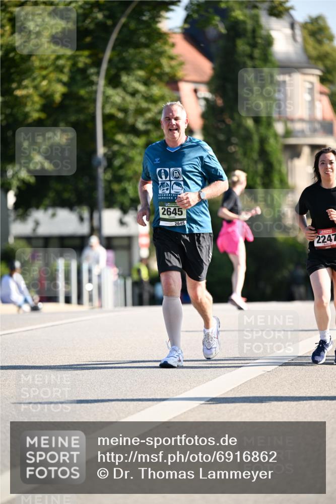 01.09.2024 - BARMER Alsterlauf Dr. Thomas Lammeyer http://msf.ph/oto/6916862 01.09.2024 09:49:12 Laufen 2, 2645, 2645, 2247 meine-sportfotos.de
