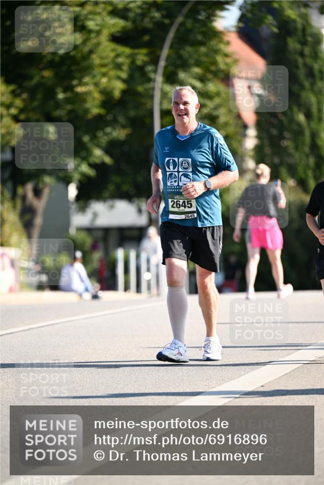 01.09.2024 - BARMER Alsterlauf Dr. Thomas Lammeyer http://msf.ph/oto/6916896 01.09.2024 09:49:13 Laufen 2645, 2645 meine-sportfotos.de